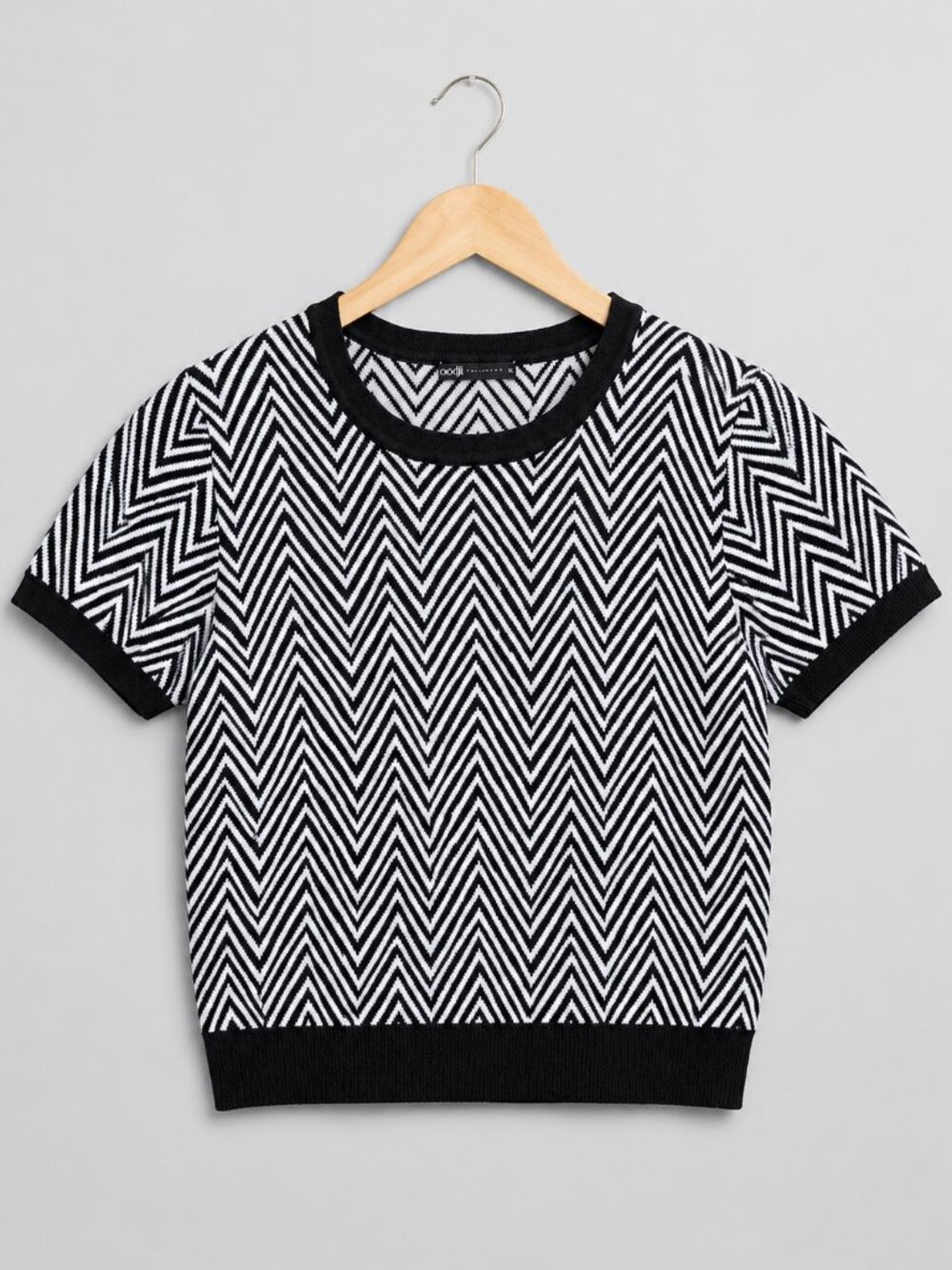 Cotton Black White Chevron Pattern Knit Top Y2K Minimalist